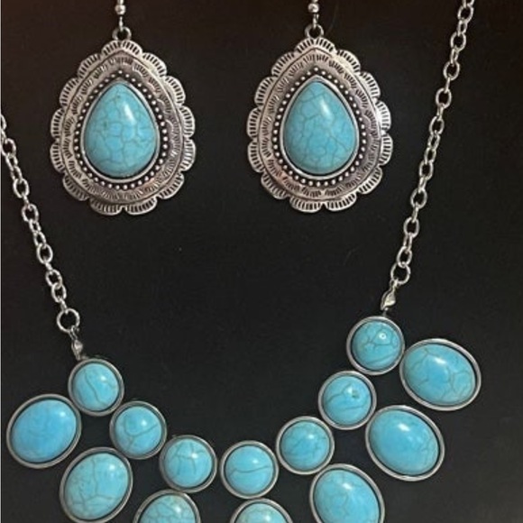 Jewelry - Picture 2 of 3